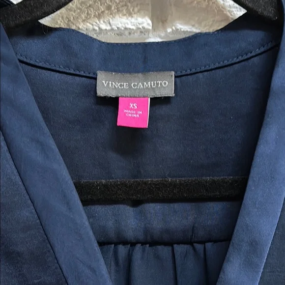 Vince Camuto Blue Dolman Sleeve Blouse with V-neck - Picture 2 of 4